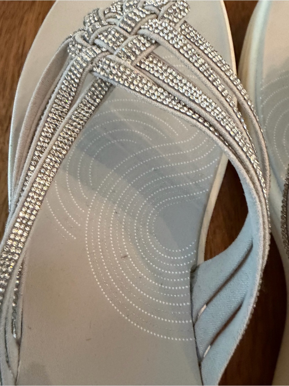 Clarks Silver Crystal-Strap Cloudsteppers Thong Sandals - Picture 5 of 5
